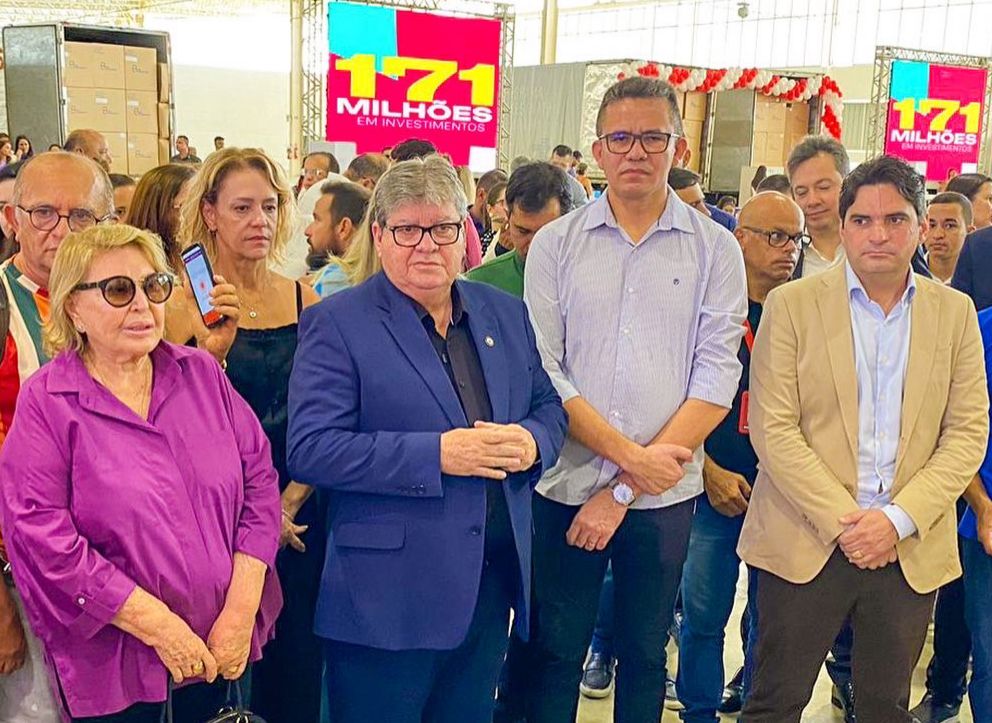 “Investimento fundamental para a qualidade do ensino paraibano”, ressalta Francisca Motta, em solenidade com o governador”