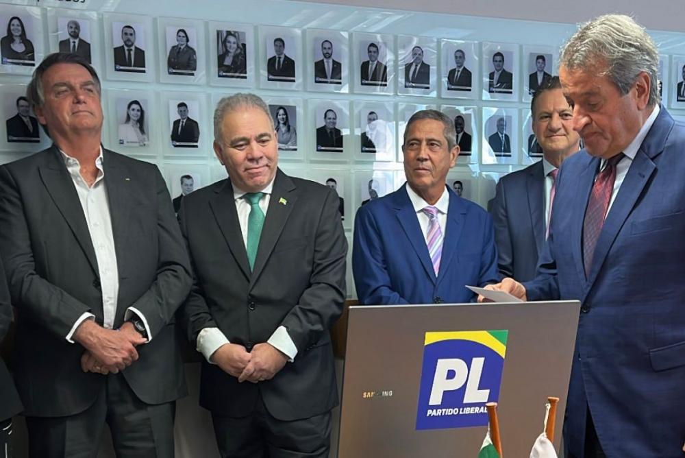 Queiroga se filia ao PL e é lançado candidato à PMJP