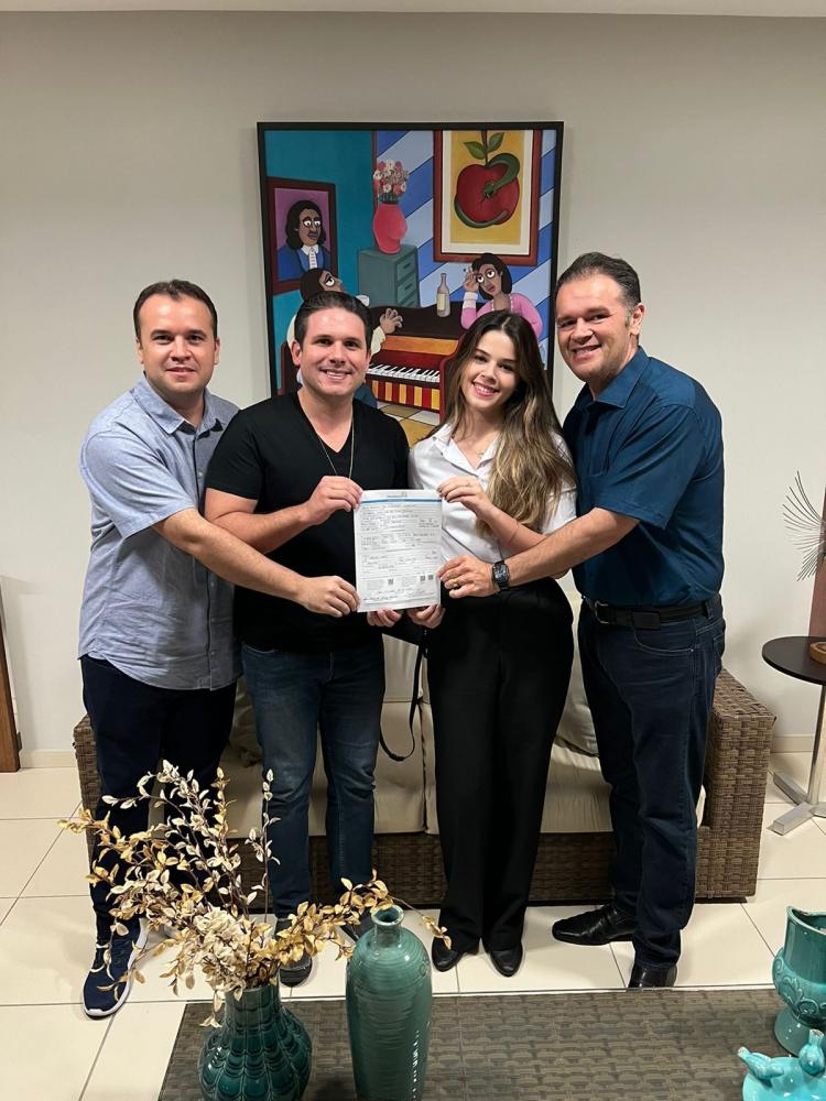 Ana Beatriz se filia ao Republicanos e leva “sangue novo” pra política de São Mamede 