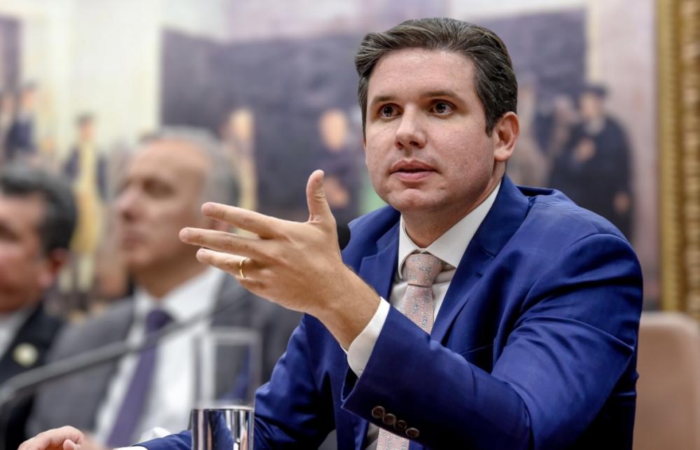 Hugo Motta busca soluções para crise financeira dos municípios em reunião com bancada paraibana