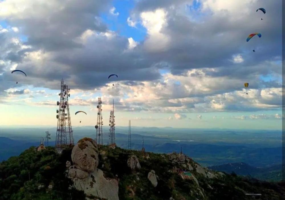 Secretário Gustavo Wanderley agradece senador Efraim pelo empenho dos recursos para pavimentação do acesso ao Pico do Jabre