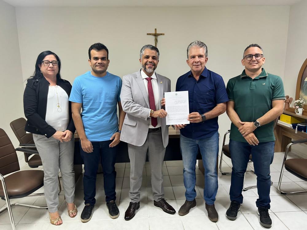 Prefeitura de Patos assina acordo de cooperação com INSS e poderá requerer benefícios para população