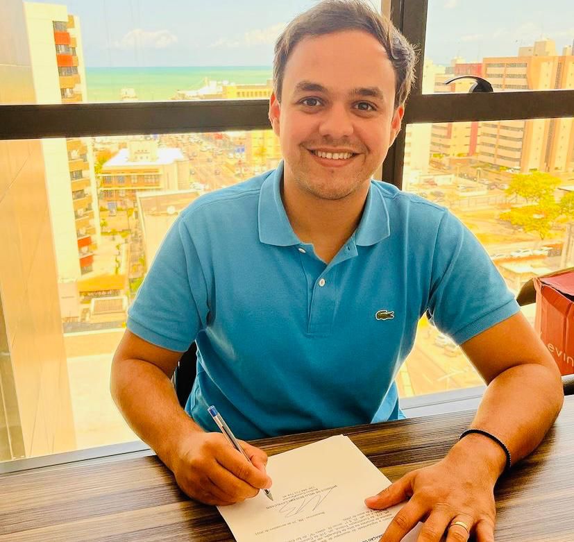 Prefeito de Bananeiras deixa o MDB e entra no PSB