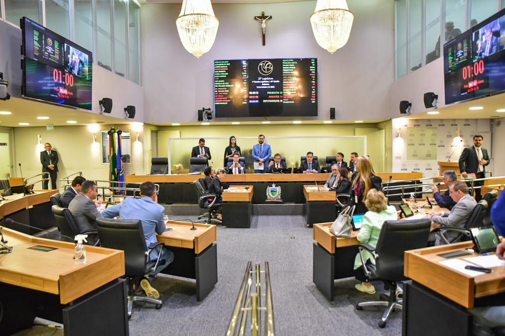 ALPB aprova projetos que beneficiam estudantes paraibanos