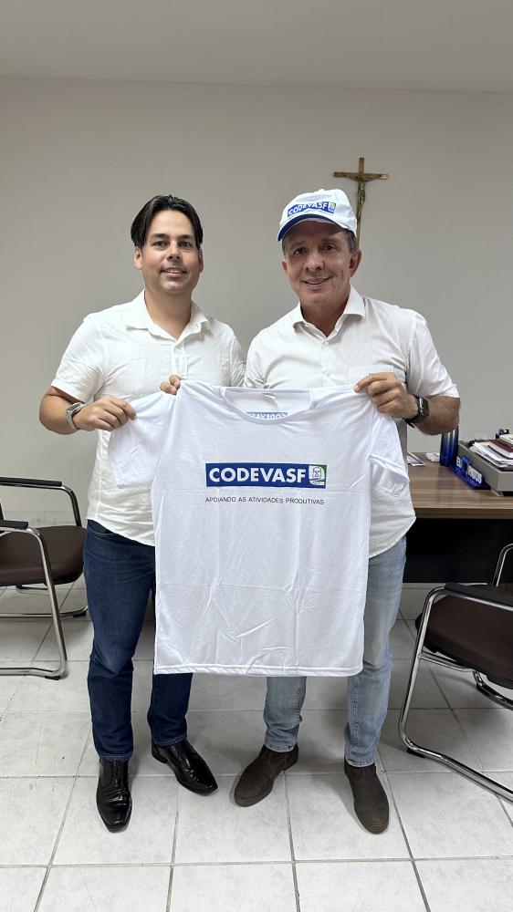 Prefeito Nabor recebe visita do superintendente da CODEVASP e Patos ganhará mais de 22 mil m2 de recapeamento asfáltico e 89 cisternas 