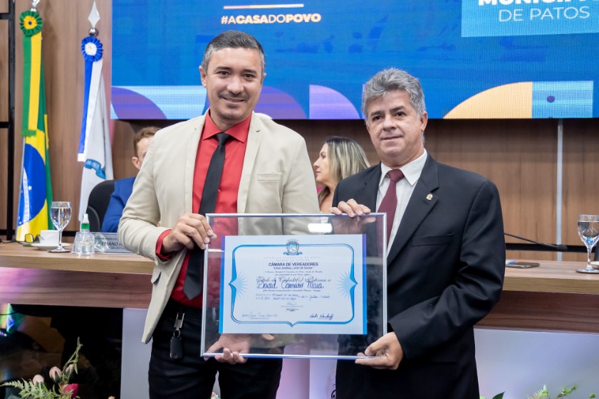 “Gratidão”: resume David Maia ao ser agraciado com o Título de Cidadão patoense