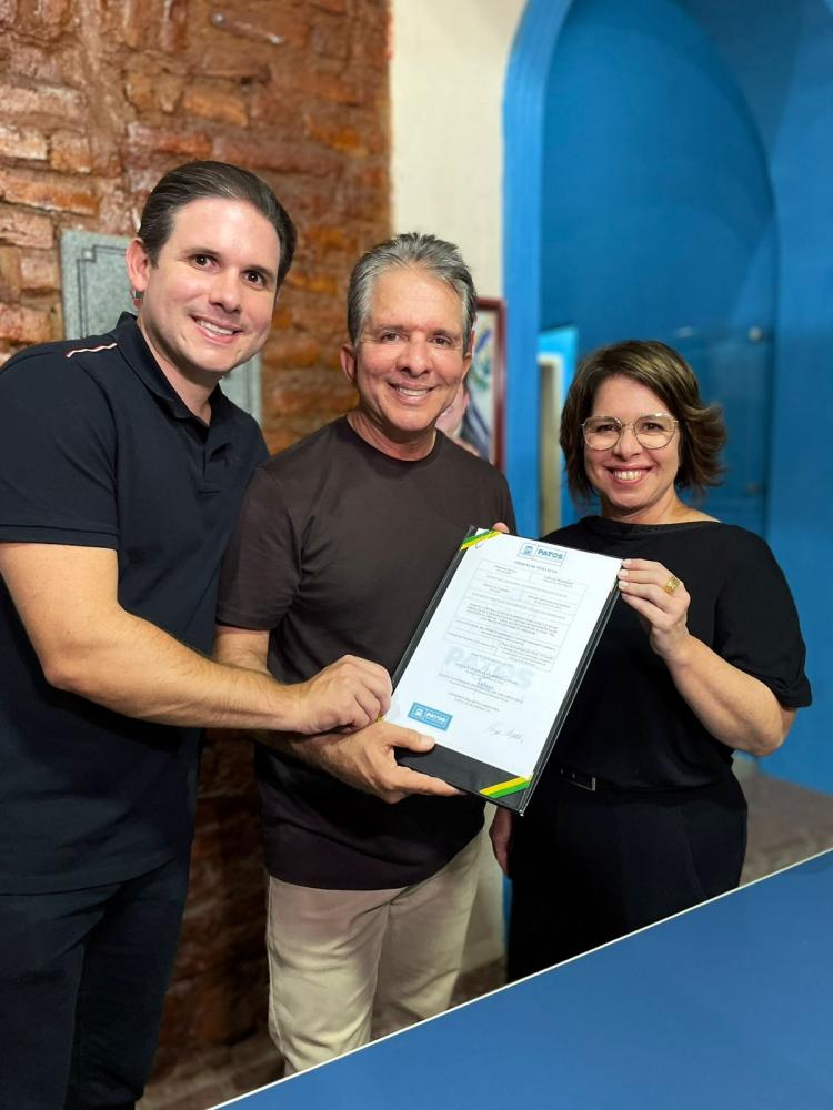 Prefeitura de Patos Fortalece Proteção Básica com Assinatura para Construção do CRAS Capitão Manoel Gomes