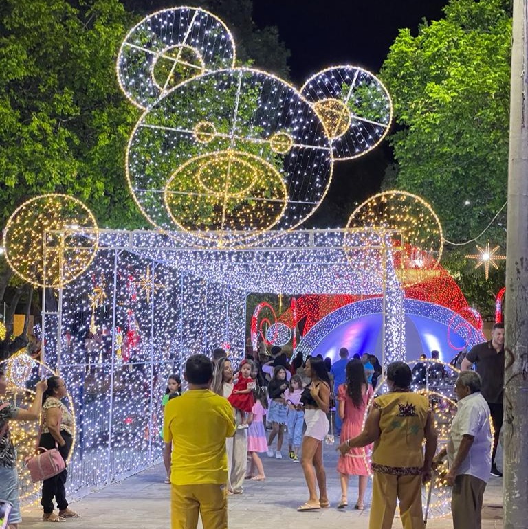 Natal da Gente em Patos: Famílias, apresentações e Papai Noel trazem encanto e prestígio ao evento