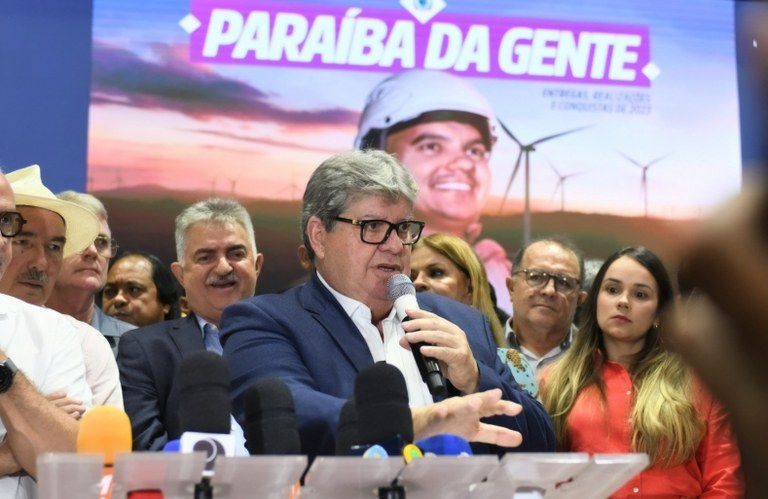 João Azevêdo apresenta as ações de 2023 e anuncia R$ 888 milhões em inaugurações e novas obras já para janeiro`