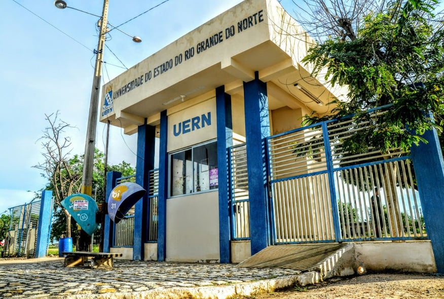 Inscrições para concurso da UERN com 106 vagas iniciam nesta sexta-feira; confira