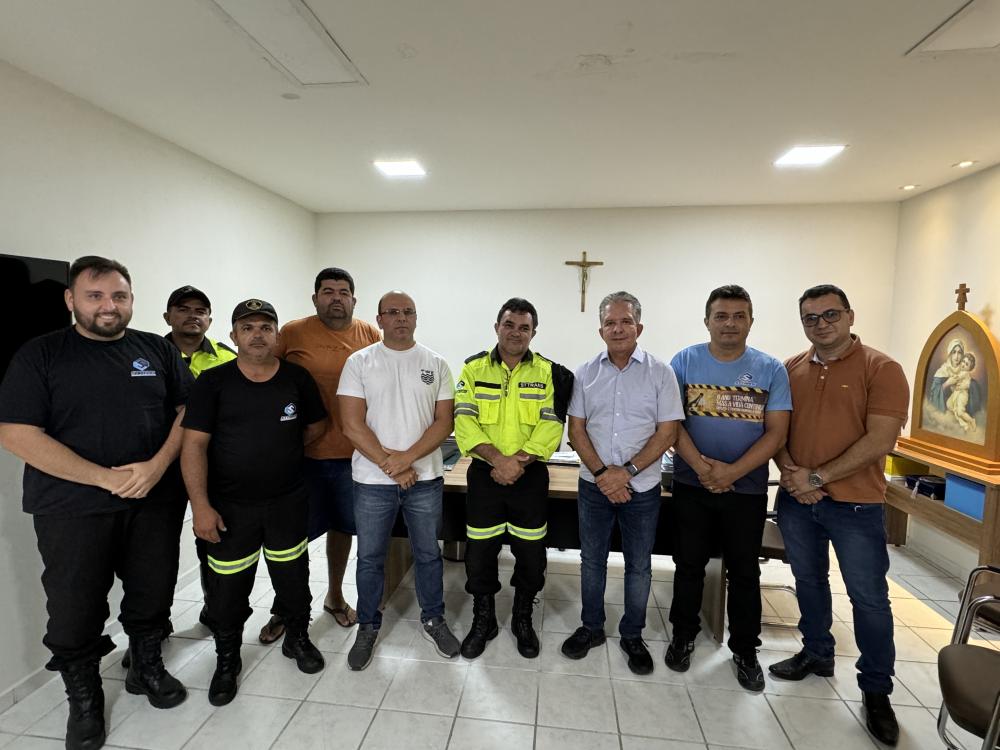 Reunião entre prefeito de Patos e agentes de trânsito garante avanços e melhorias para a categoria