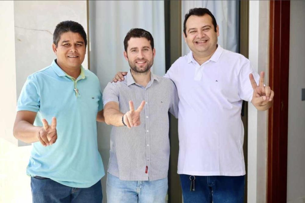 Chapa formada : Dr Ailton e Maércio Diniz são pré candidatos a prefeito e vice, respectivamente, e irão disputar a Prefeitura de Tavares
