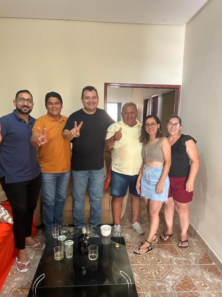 Querido pelo povo, Drº Ailton dispara em apoios e ganha ainda mais força em sua pré-campanha ao lado de Maércio Diniz, em Tavares 