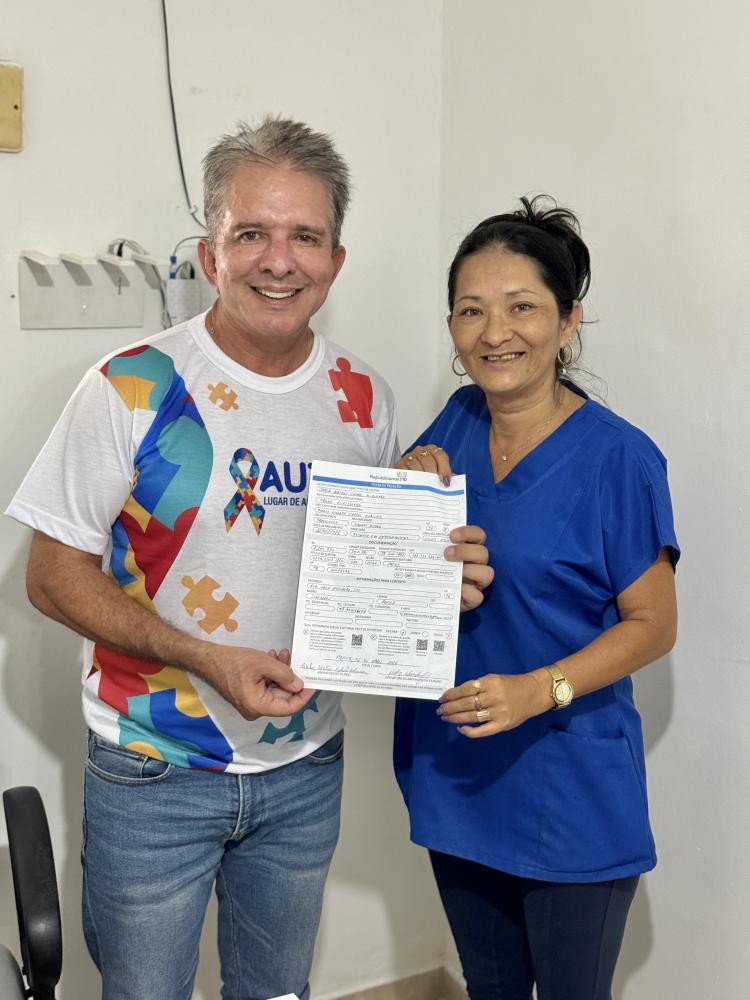 Na companhia de Nabor, Karla Akiko se filia ao Republicanos