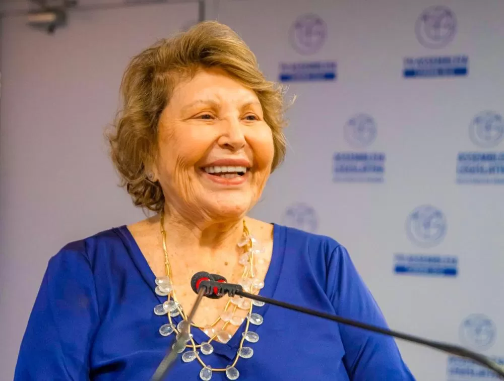 Deputada defende medidas contra evasão escolar e pela alfabetização na idade certa