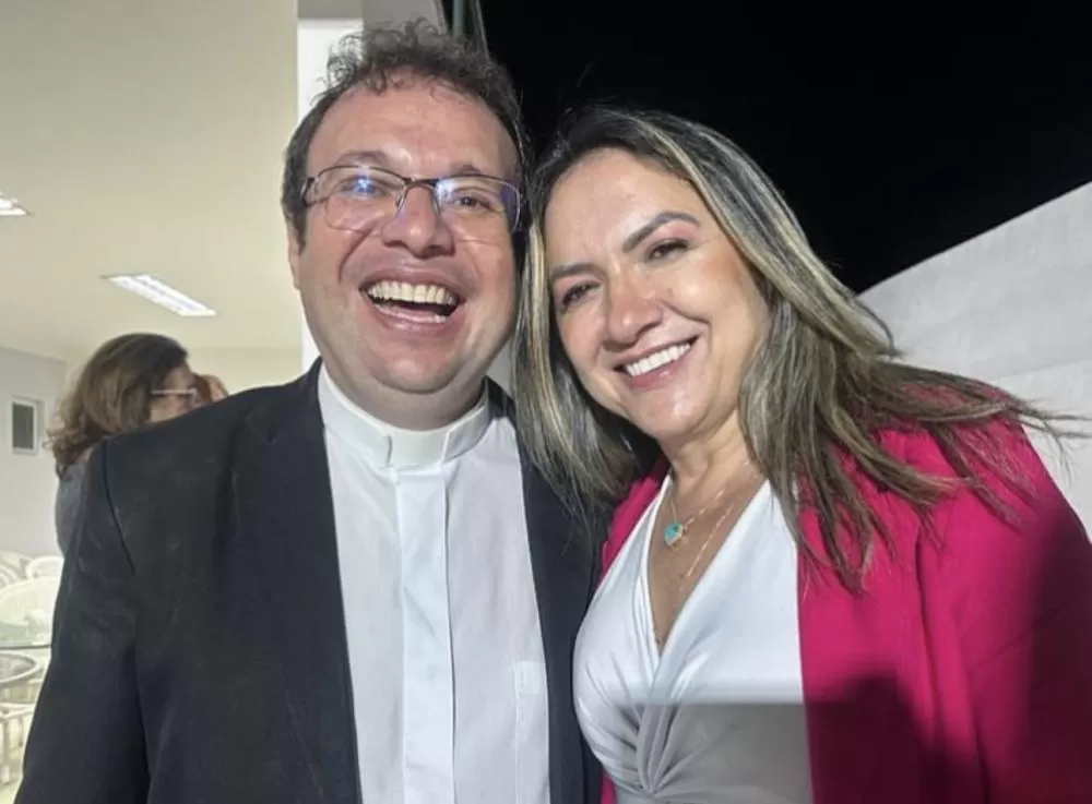 Presidente Tide Eduardo destina “Voto de Aplausos” ao Padre Fabrício 