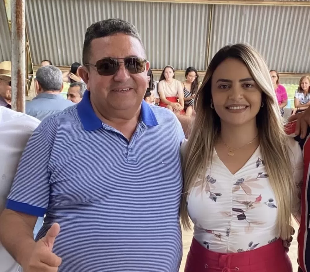 Paloma Kenned comemora aprovação, pelo TCE, das contas do prefeito de Santana dos Garrotes, Dedé. 