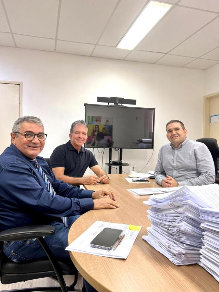 Nabor se reúne com Secretário de Saúde do Estado para tratar de melhorias para o 6º Núcleo de Saúde 