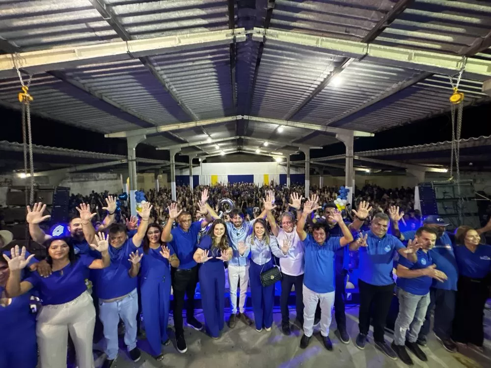 Convenção do Republicanos reúne multidão em Cacimba de Areia e oficializa os nomes de Heitor e Camila para disputarem as eleições deste ano 