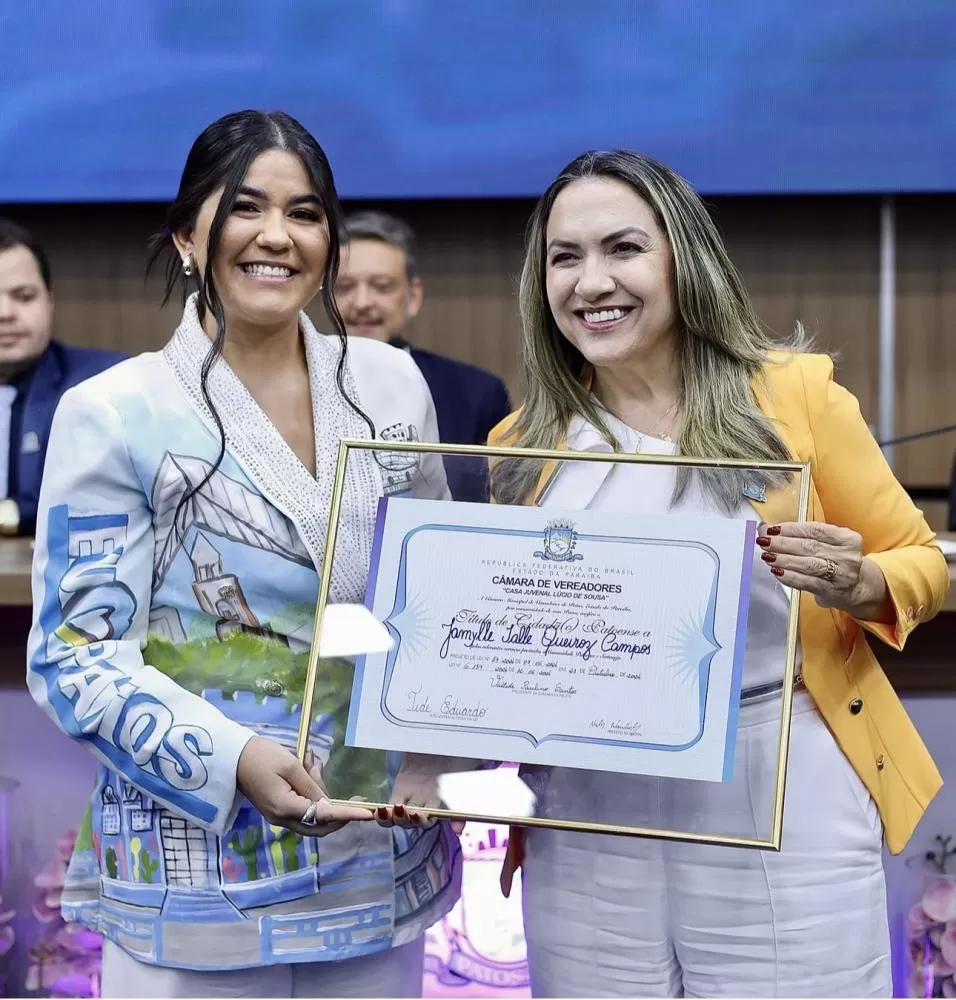 Influenciadora “A Margarida” recebe título de cidadã patoense das mãos da presidente da Câmara ,Tide Eduardo 