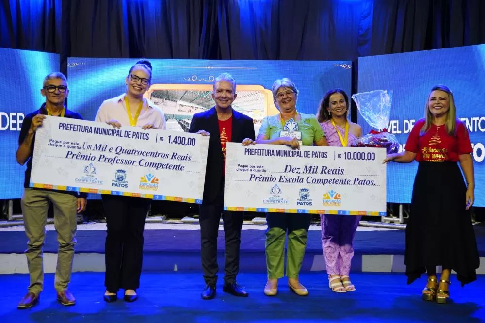Prefeitura de Patos entrega I Prêmio Escola Competente e reconhece desempenho no SAEB 2023