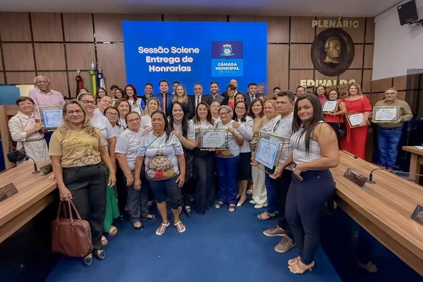 Última Sessão Solene do ano homenageia homens e mulheres por relevantes serviços à sociedade
