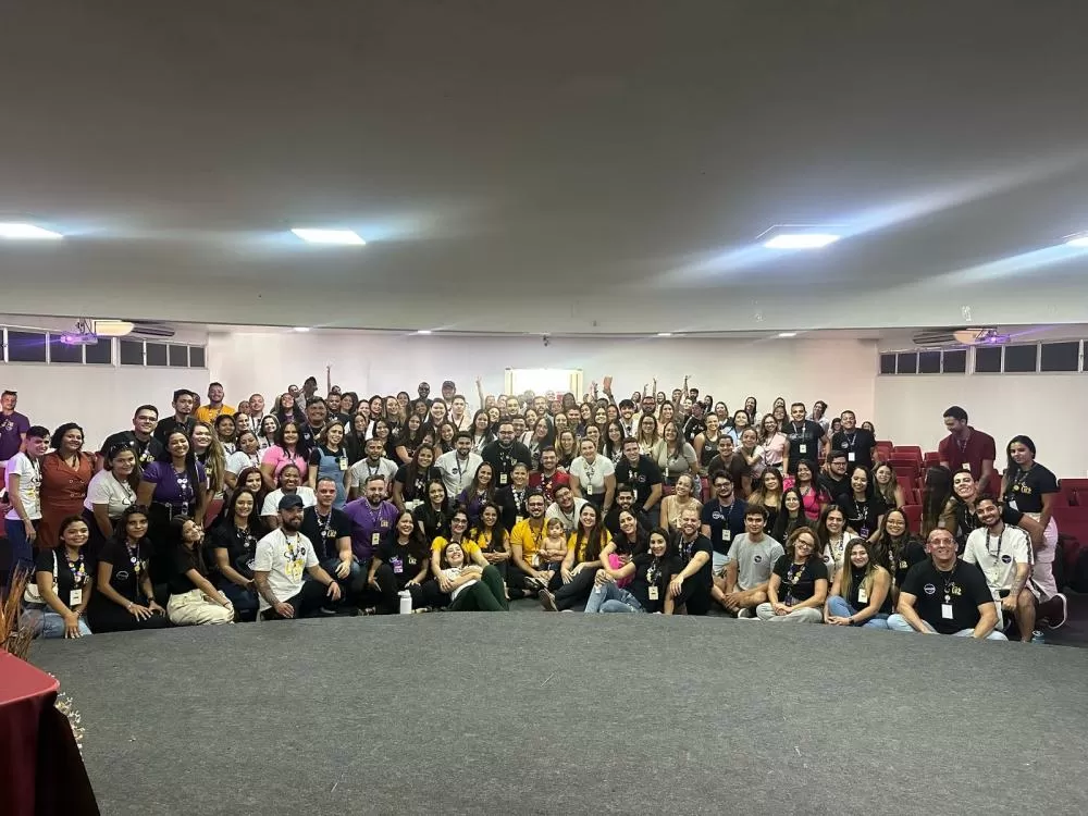 Cerca de 200 jovens participam da Convenção de Voluntários 2025 da ONG Ser de Luz, em Patos