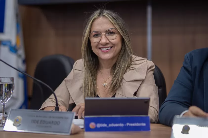 Presidente da Câmara de Patos anuncia aumento de 10% para os servidores e antecipação de 50% do 13º salário