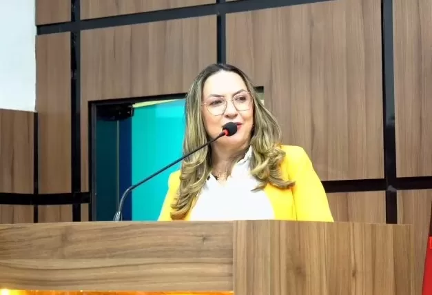 Presidente da Câmara de Patos anuncia aumento de 10% para os servidores e antecipação de 50% do 13º salário